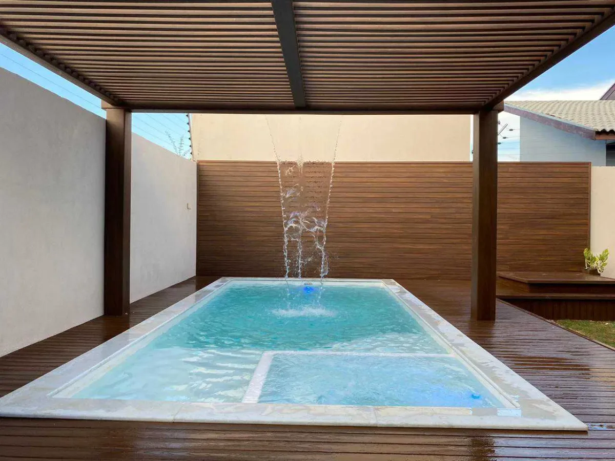 Infinity Spa fiberglass pool installed by Ford Concrete in Kansas City