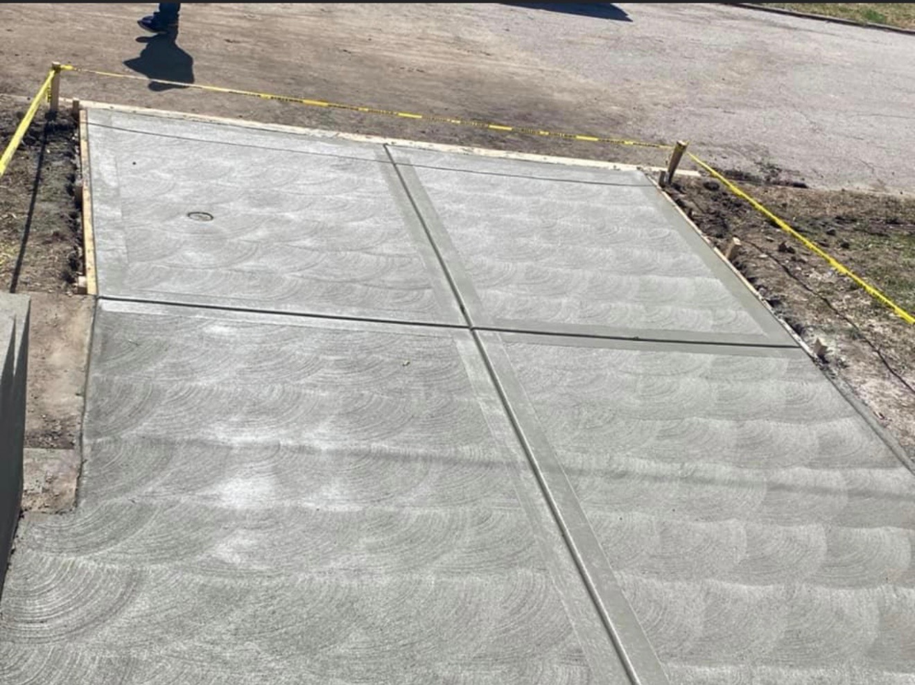 Concrete driveway apron Kansas City — decorative fan finish | Ford Concrete