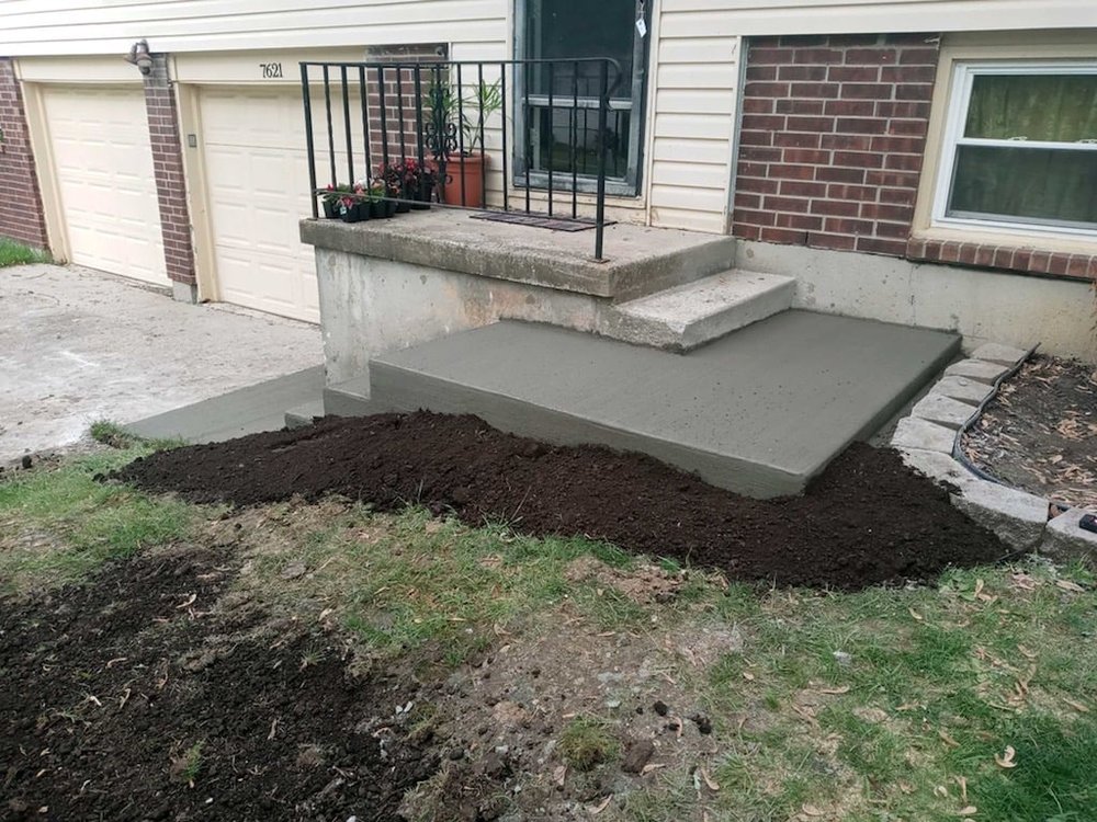 Concrete front steps Kansas City — residential entry repair | Ford Concrete